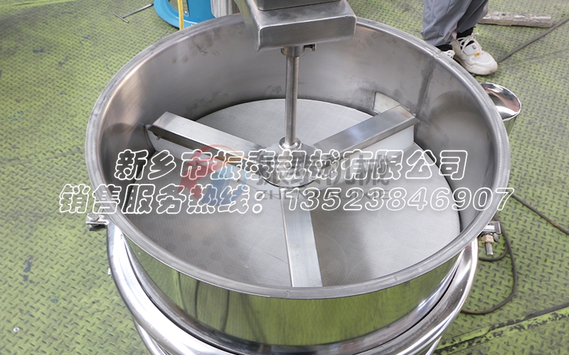 什么是強(qiáng)制振動篩？是在振動篩篩面加刮板嗎？
